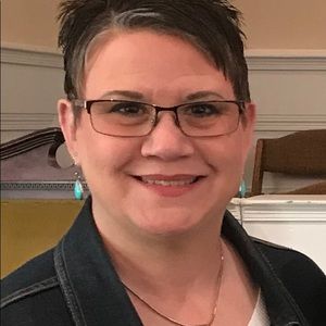 Meet your Posher, Becky